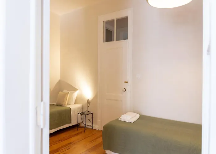 Sunny Patio Flat Apartment *