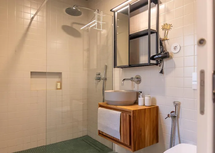 Sunny Patio Flat Apartment