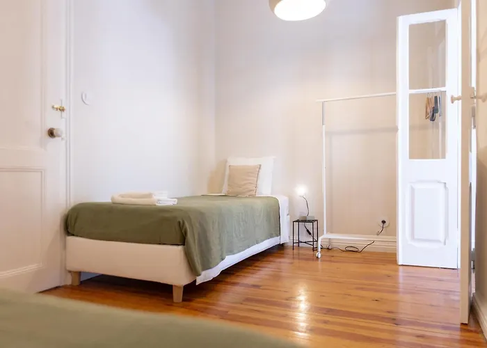 Sunny Patio Flat Apartment Lisbon