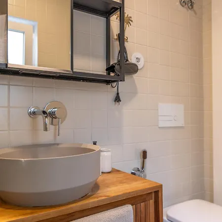 Sunny Patio Flat Apartment